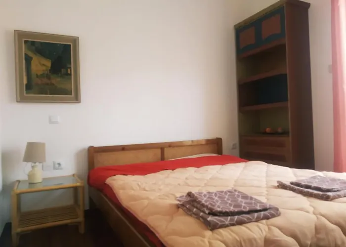 Experience An Easy Living Place Downtown In Athens