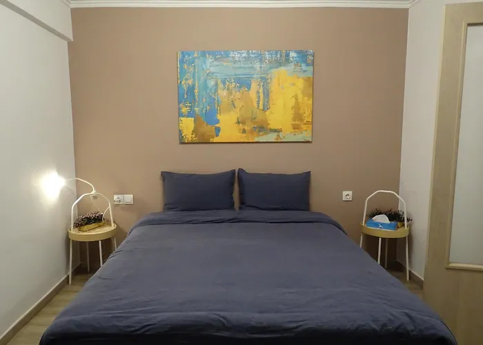 Stylish, Comfortable, Basement Loft-Like Apartment With Amenities